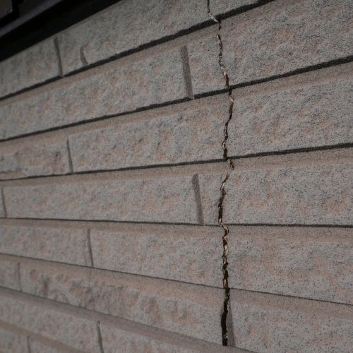 fissure extérieure de la maison