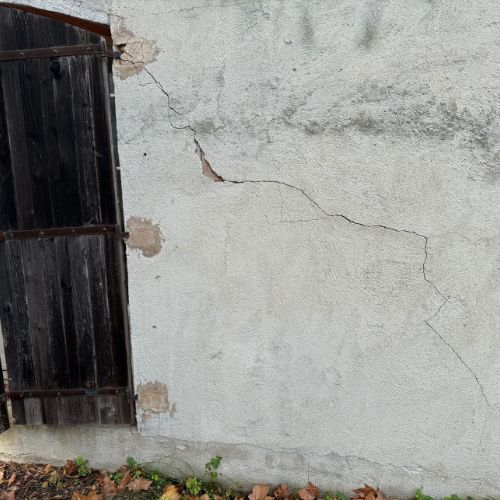 Fissure angle fenêtre batiment