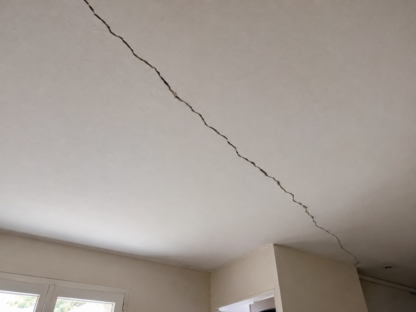 fissure-traversante-plafond